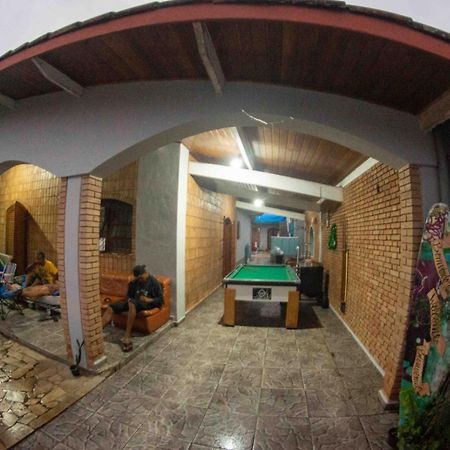 Casa 51 Hostel Ubatuba Buitenkant foto