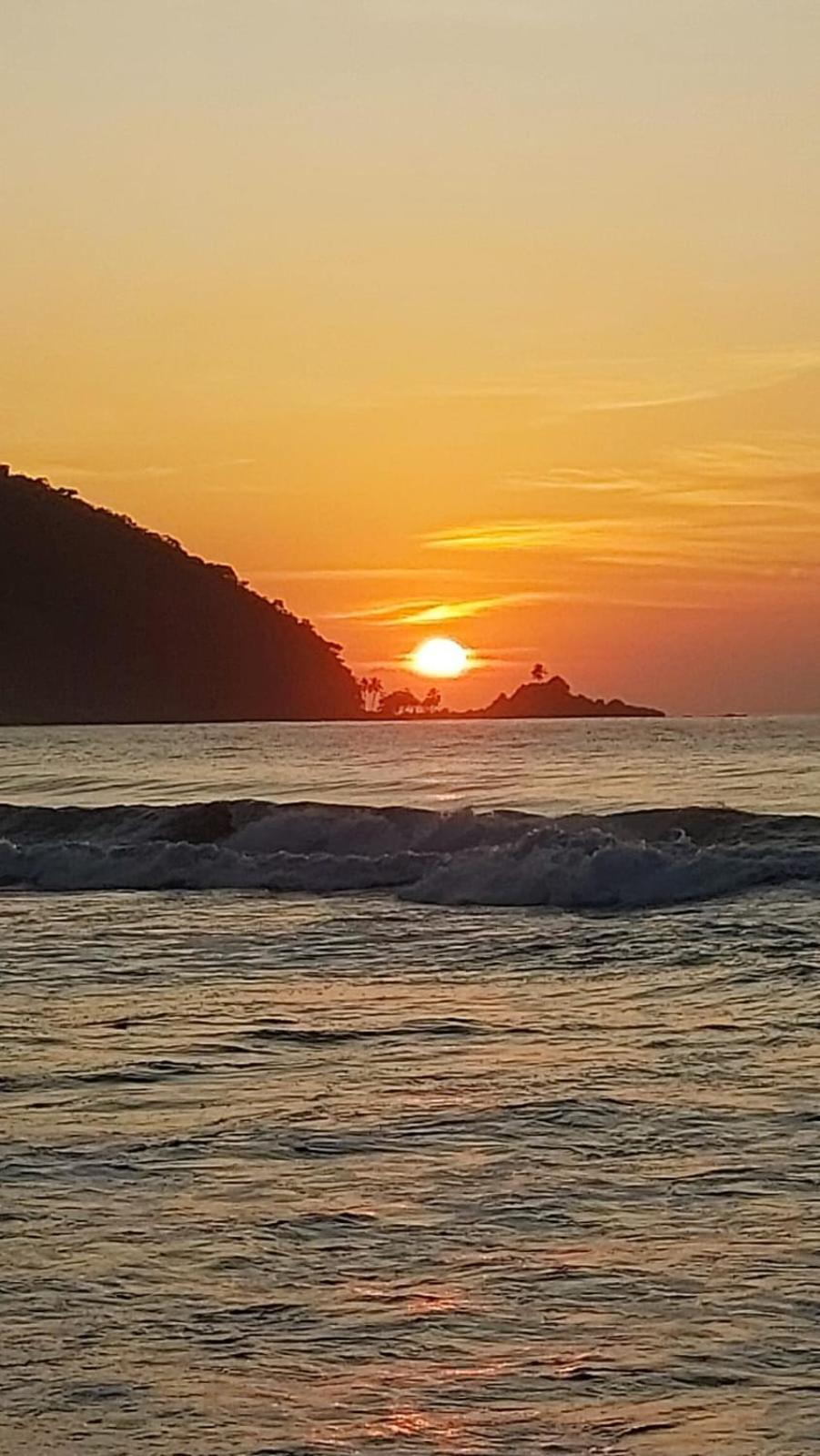 Casa 51 Hostel Ubatuba Buitenkant foto