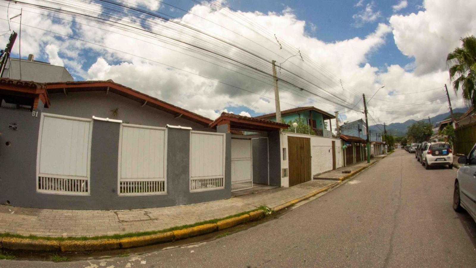 Casa 51 Hostel Ubatuba Buitenkant foto